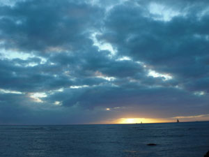 2009-01-23-2009-HAWAII-088.jpg - 雲が多くて心配だったけれど、夕日を見ることが出来ました。